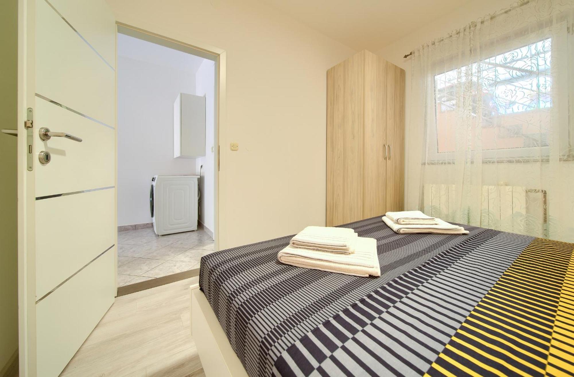 Apartmani Assa Krk Krk Town Exterior photo