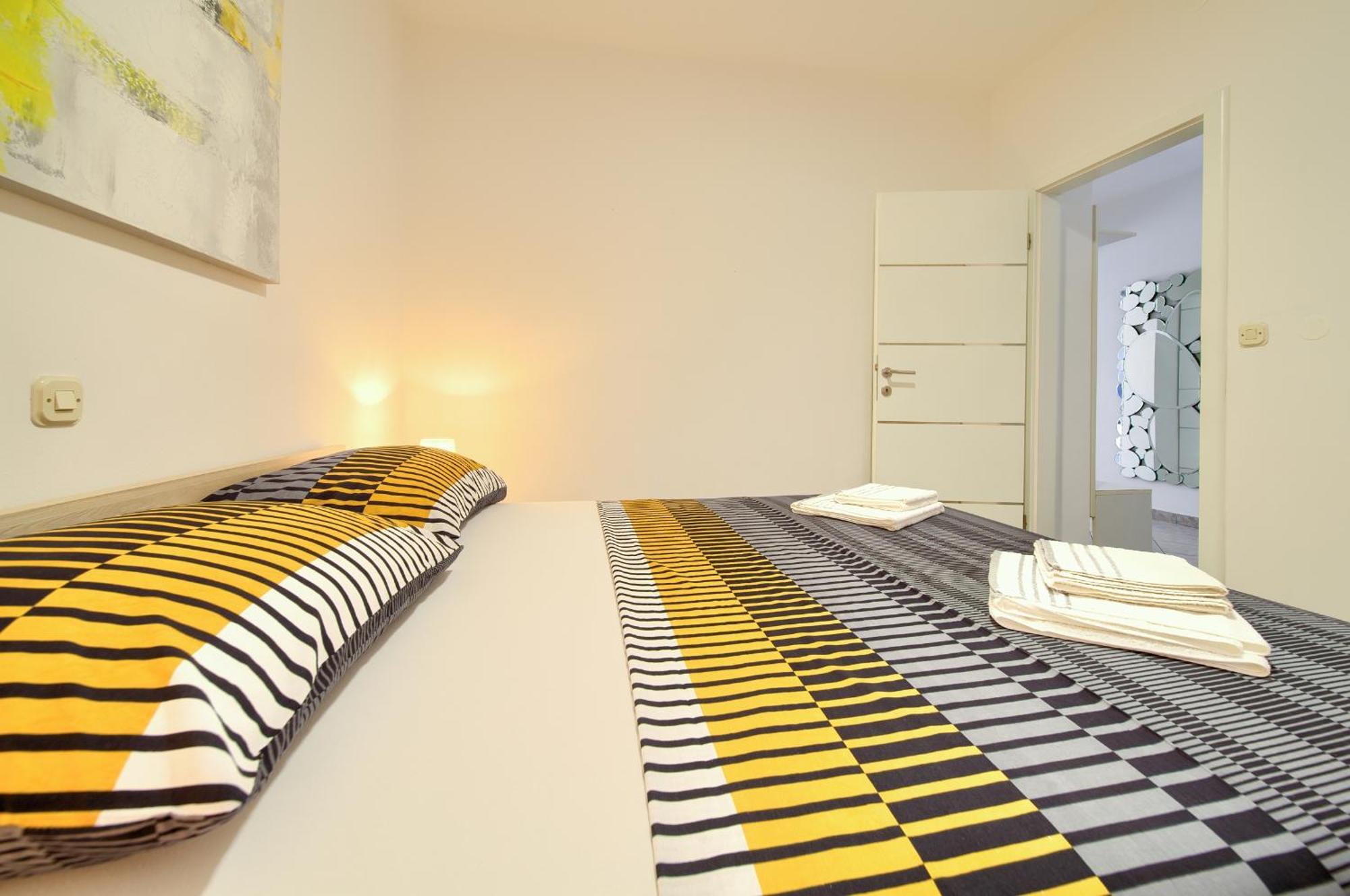 Apartmani Assa Krk Krk Town Exterior photo